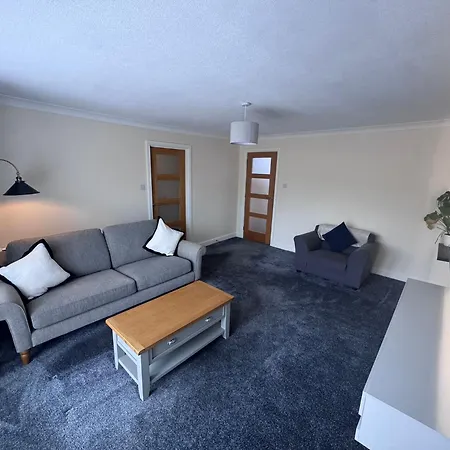 Thirlwell Gardens, Ground Floor Flat, Free Parking 아파트
