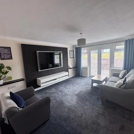 Thirlwell Gardens, Ground Floor Flat, Free Parking 아파트 *