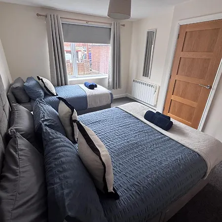 Thirlwell Gardens, Ground Floor Flat, Free Parking * 칼라일