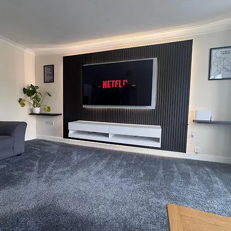 Thirlwell Gardens, Ground Floor Flat, Free Parking 아파트