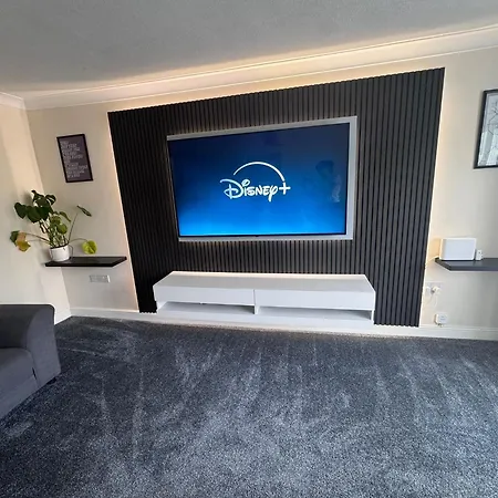 Thirlwell Gardens, Ground Floor Flat, Free Parking 아파트 *